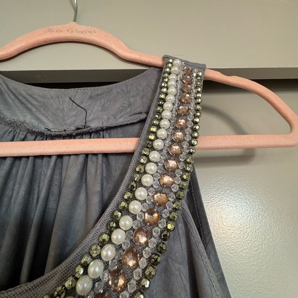 Embellished Gray Sleeveless Top - Picture 6 of 10